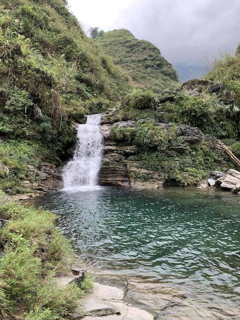Du Gia Waterfall – A Peaceful Swimming Spot On The Ha Giang Loop